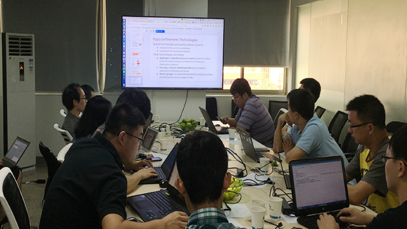 [简讯] CCN 联合实验室 Ubuntu Kylin 技术研讨会在长沙召开！