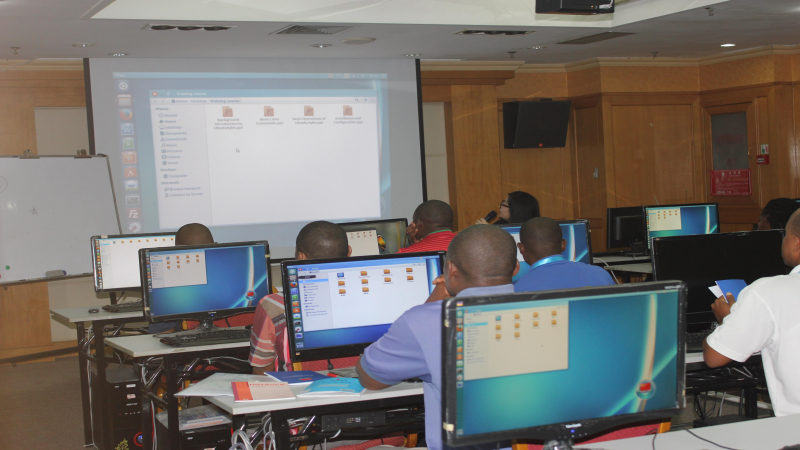 Ubuntu Kylin provides the operating system training services for African countries! 